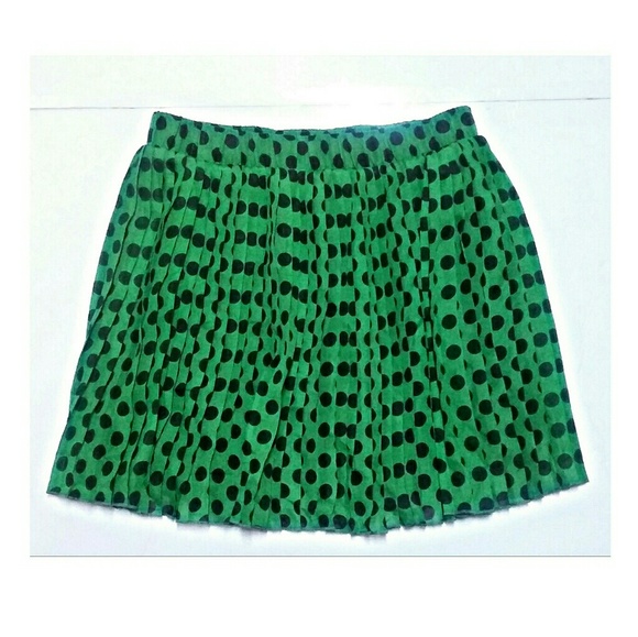 Sans Souci Pleated Green Black Dot Mini-Skirt - Picture 2 of 3